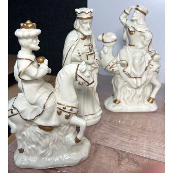 Vtg. JCPenney Home Collection Porcelain Nativity Set 11 Pieces - Picture 2 of 6